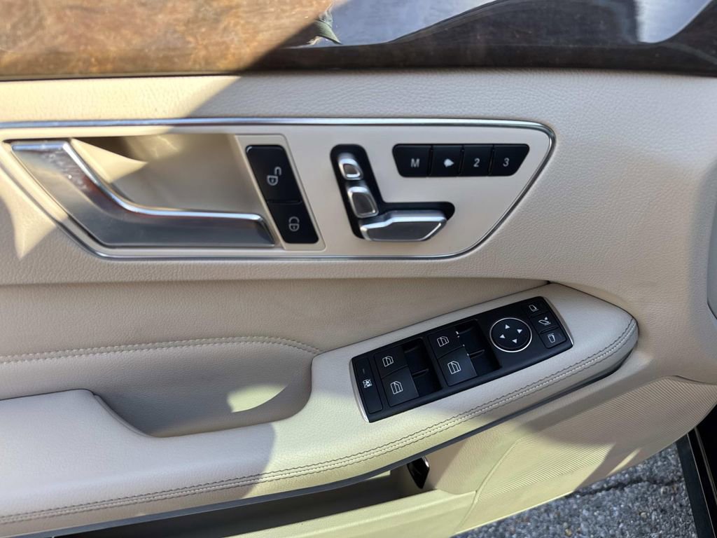 Used 2016 Mercedes-Benz E 350 Sedan w/ Premium Package image 21