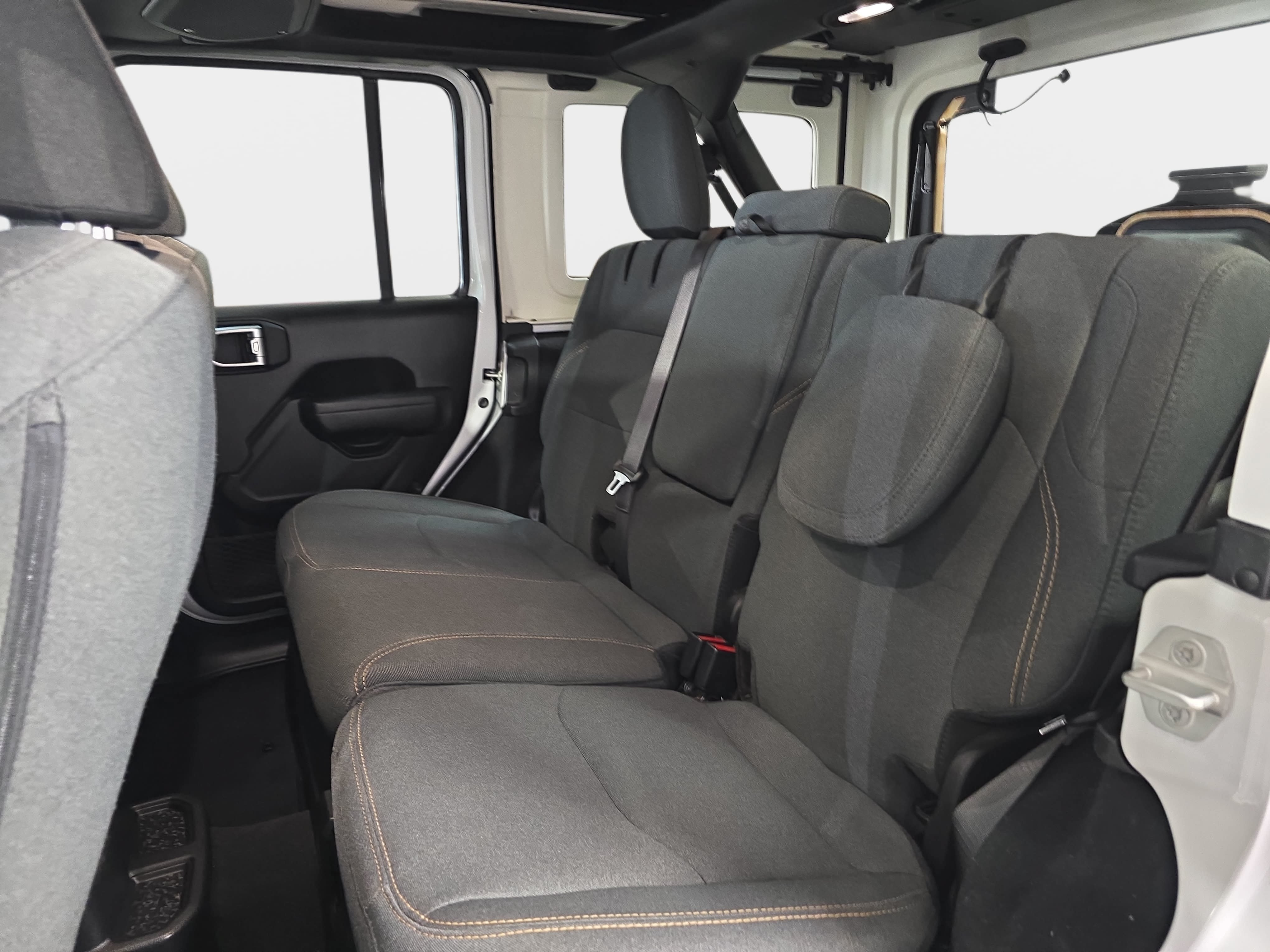 Used 2024 Jeep Wrangler Unlimited AWD/4WD image 11
