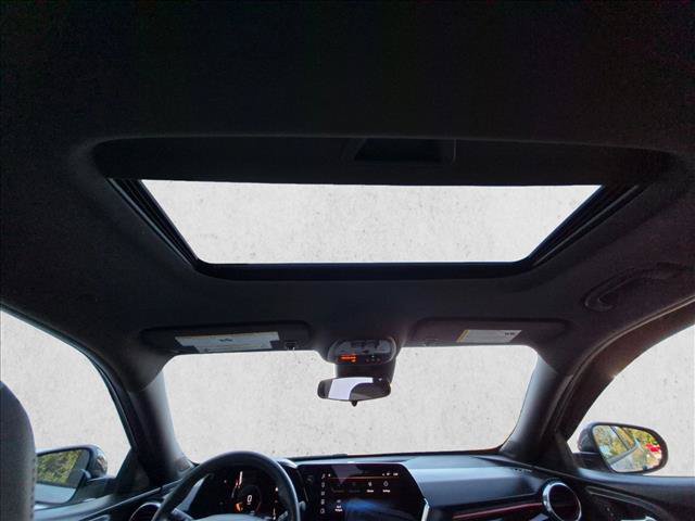Used 2025 Chevrolet Trax RS w/ Sunroof Package FWD image 19