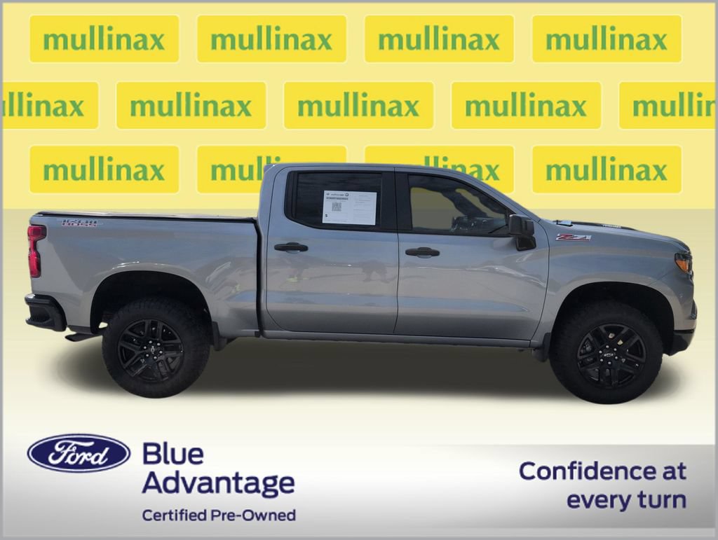 Used 2025 Chevrolet Silverado 1500 Custom Trail Boss AWD/4WD image 2