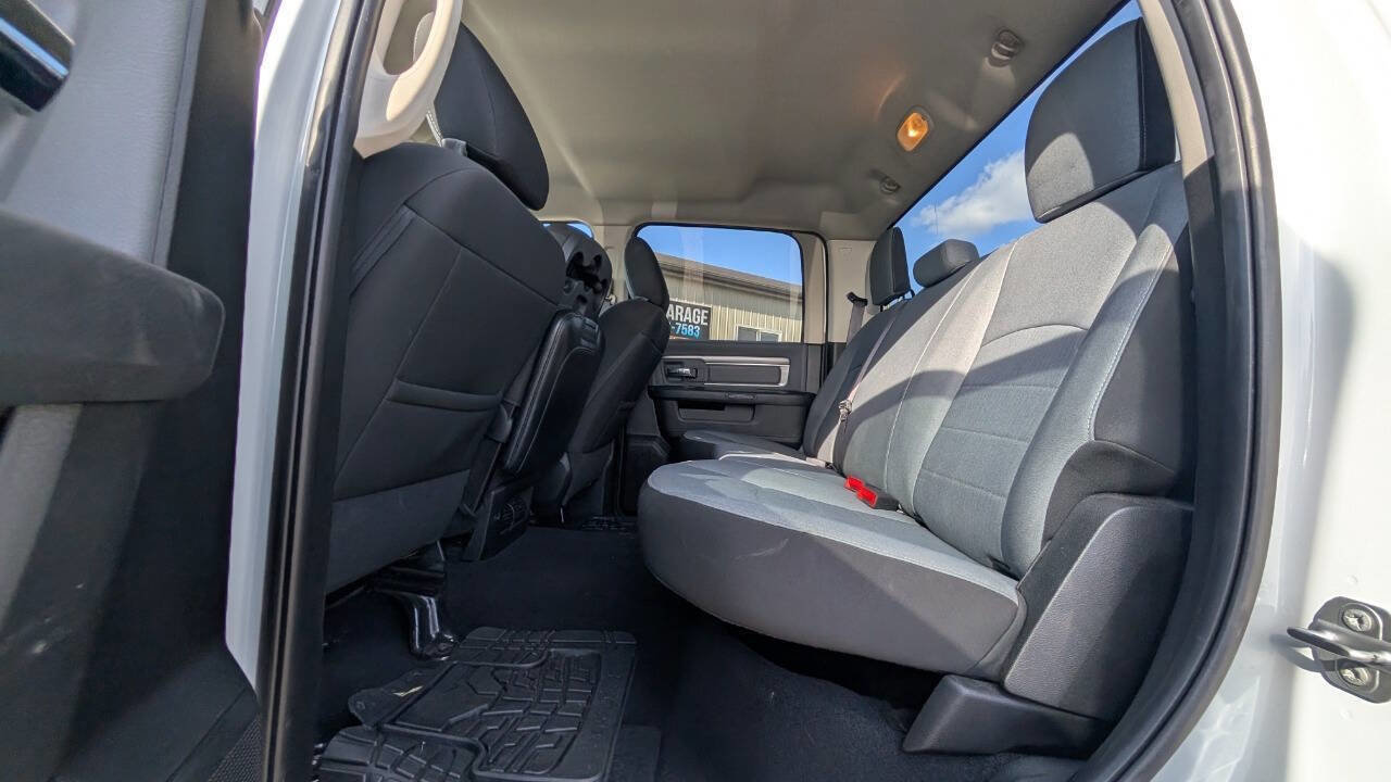 Used 2021 RAM 1500 Classic SLT image 24