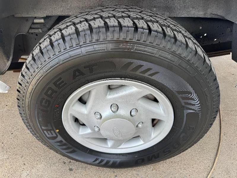 Used 2008 Ford E-350 and Econoline 350 XLT RWD image 20