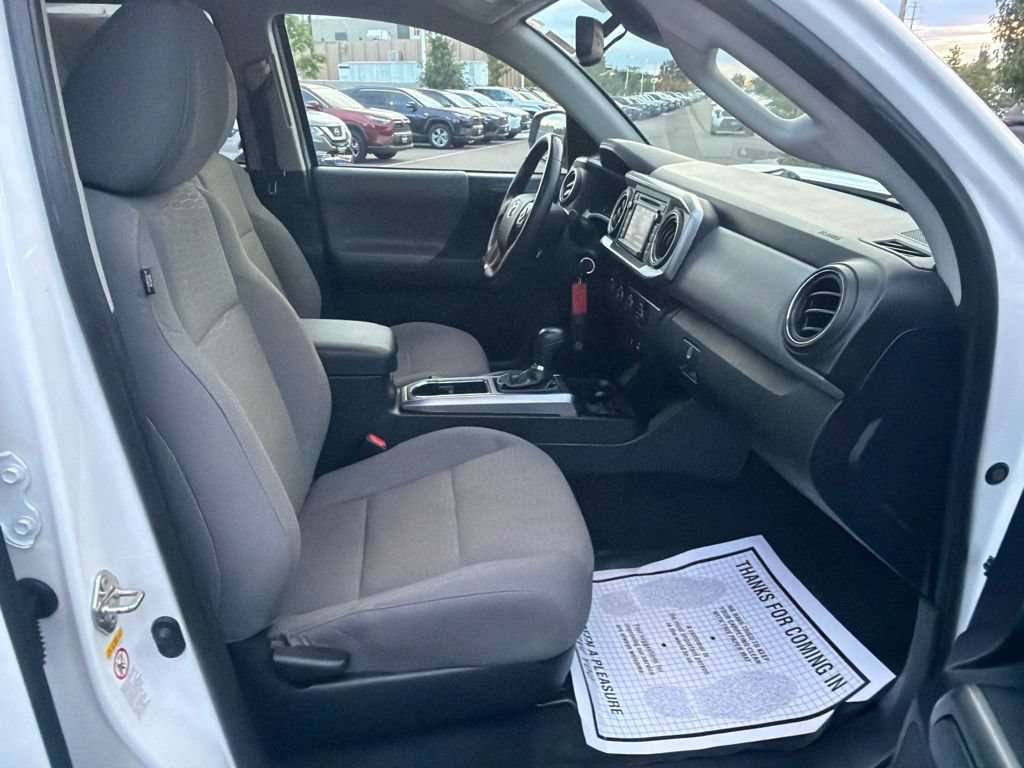 Used 2019 Toyota Tacoma SR5 AWD/4WD image 13