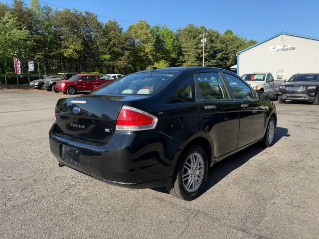 Used 2010 Ford Focus SE image 5