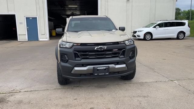 Used 2024 Chevrolet Colorado Trail Boss AWD/4WD image 3