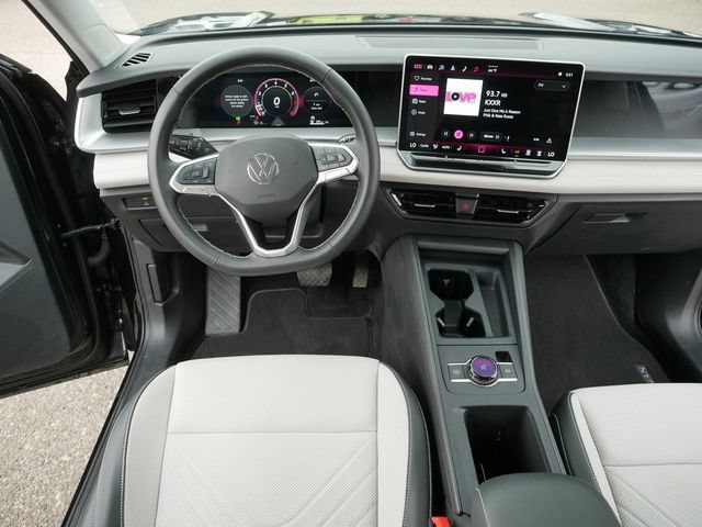 Certified 2025 Volkswagen Tiguan SE AWD/4WD image 21