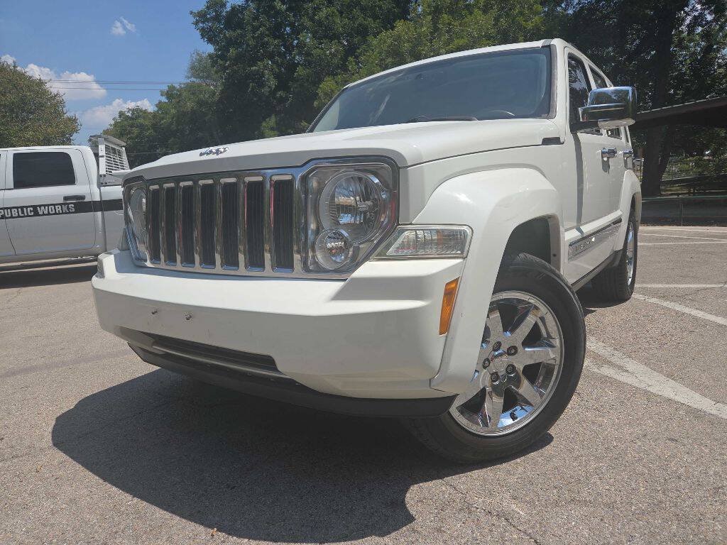 Used 2010 Jeep Liberty Limited w/ Tire & Wheel Group RWD image 1