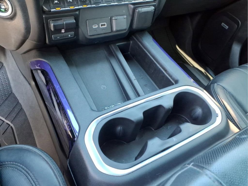 Used 2019 Chevrolet Silverado 1500 High Country w/ Technology Package AWD/4WD image 22