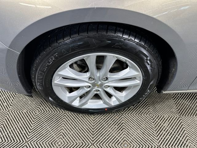 Used 2017 Chevrolet Malibu LT w/ Leather Package image 10