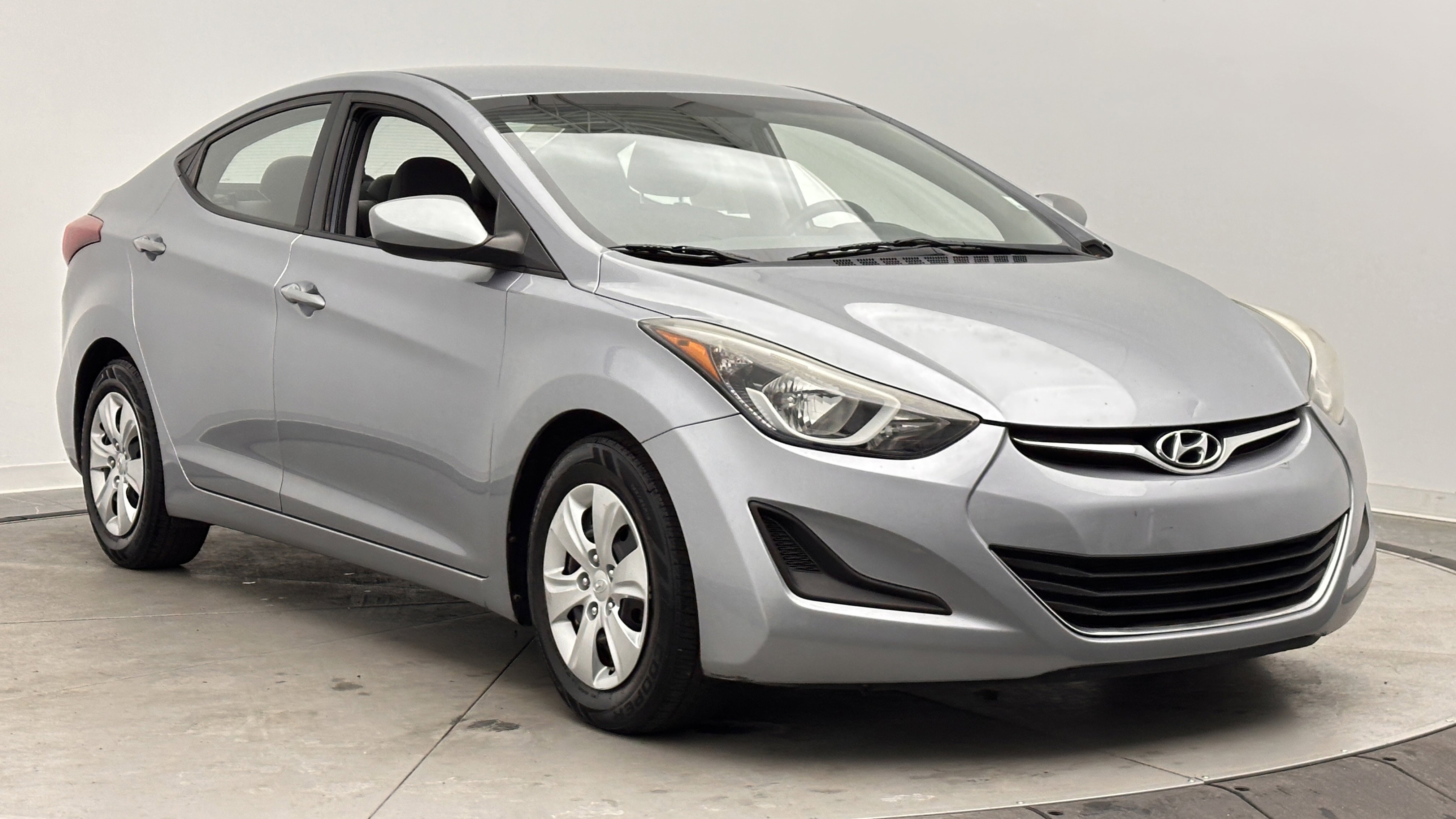 Used 2016 Hyundai Elantra SE FWD image 3