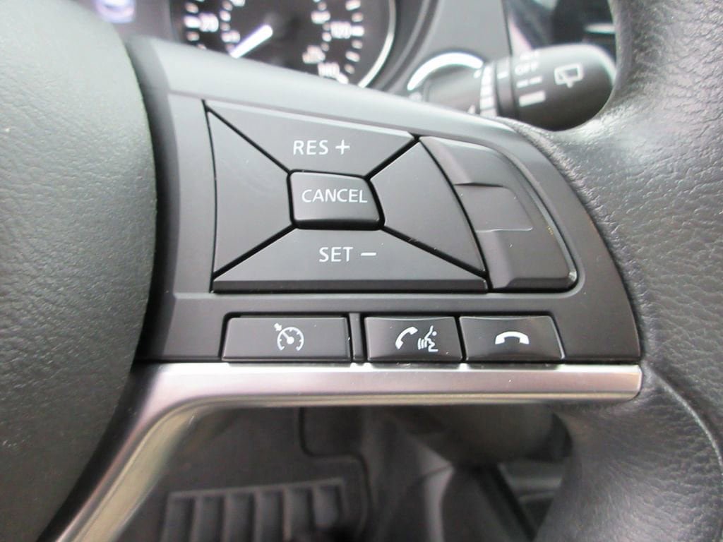 Used 2017 Nissan Rogue Sport SV AWD/4WD image 27