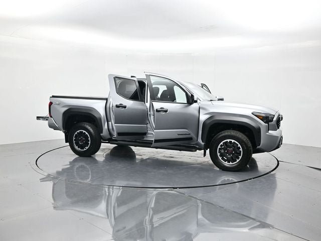 Used 2024 Toyota Tacoma TRD Off-Road AWD/4WD image 47