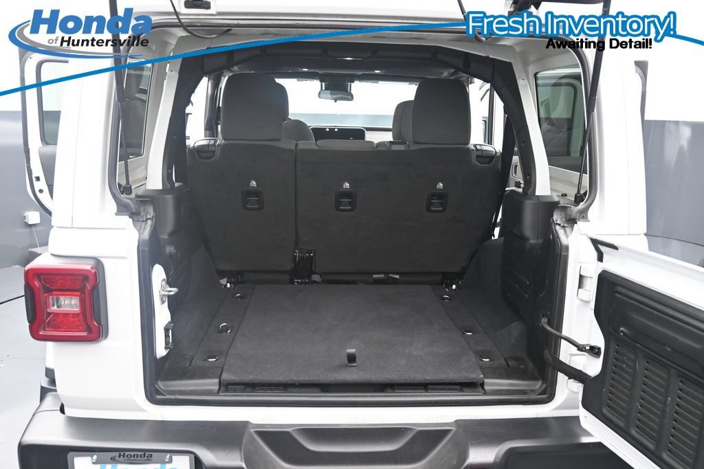 Used 2025 Jeep Wrangler Unlimited Sahara AWD/4WD image 12