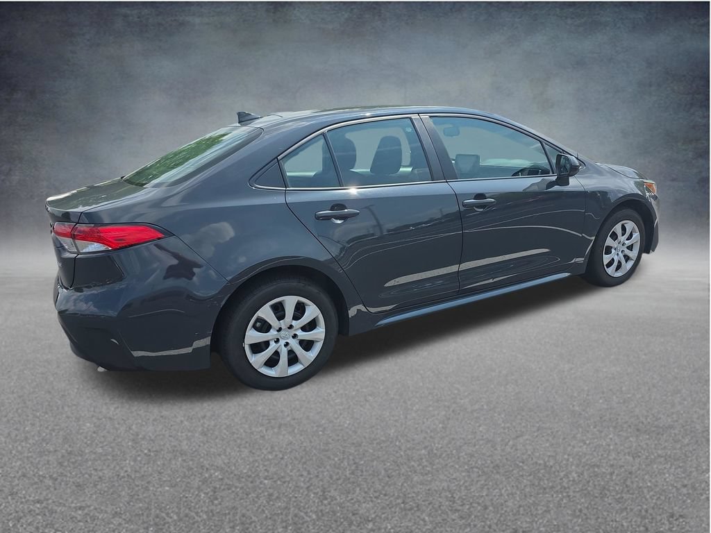 Used 2024 Toyota Corolla LE FWD image 4