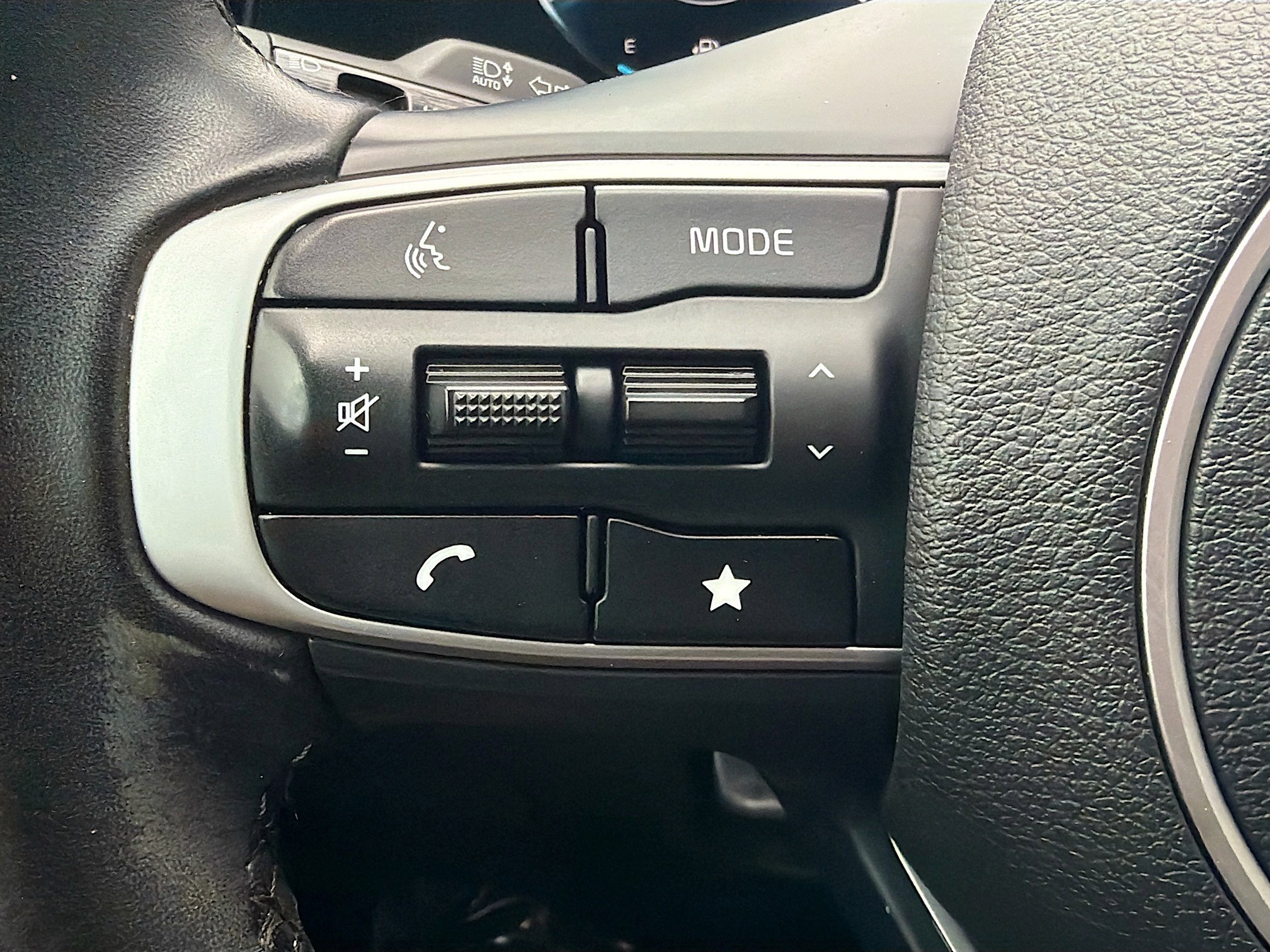 Used 2023 Kia Sportage SX image 38