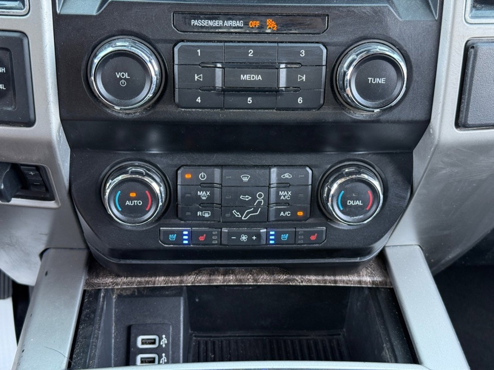 Used 2019 Ford F350 Lariat w/ Lariat Ultimate Package image 27