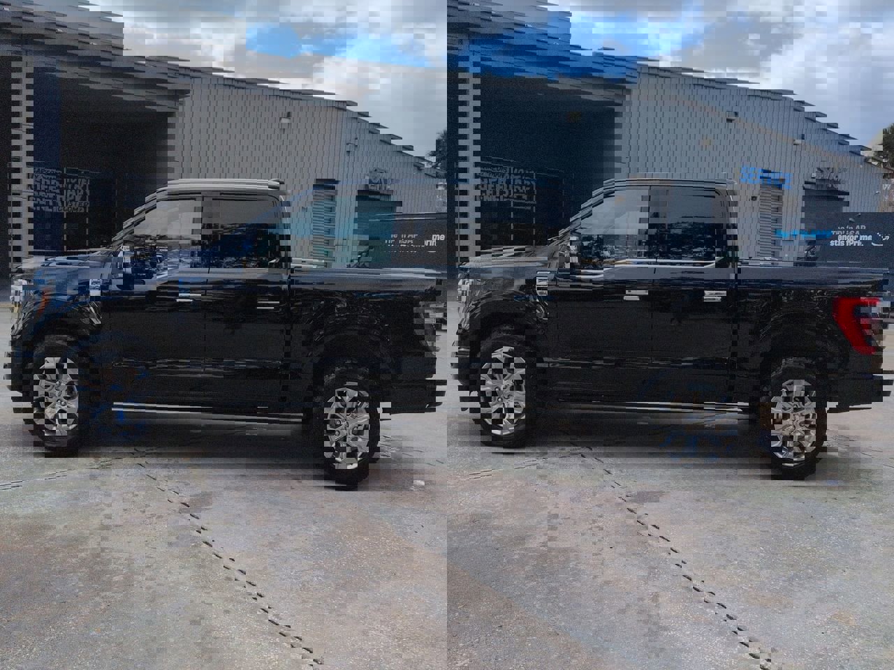 Used 2023 Ford F150 Platinum image 7
