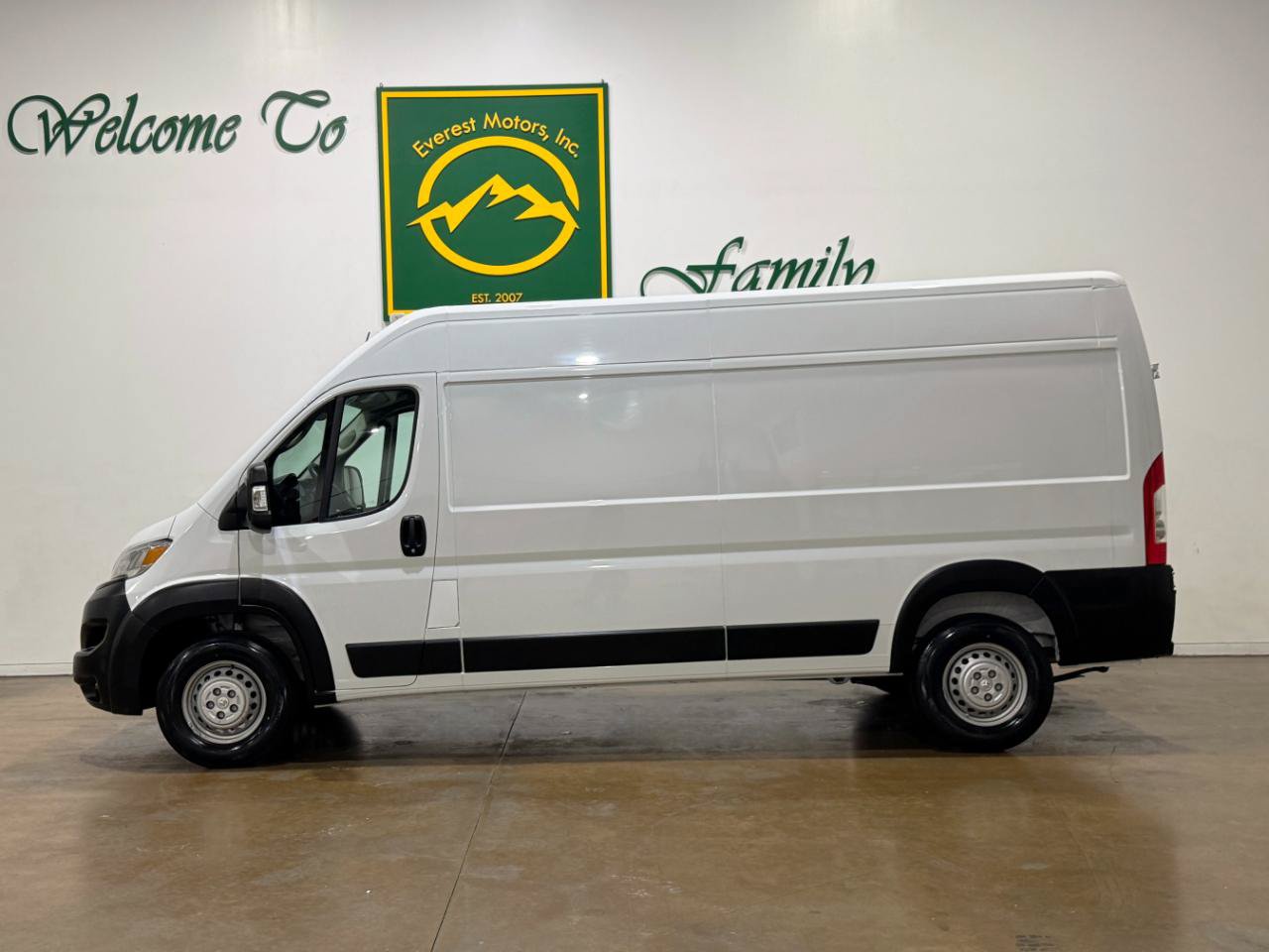 Used 2025 RAM ProMaster 2500 w/ Convenience Group FWD image 5