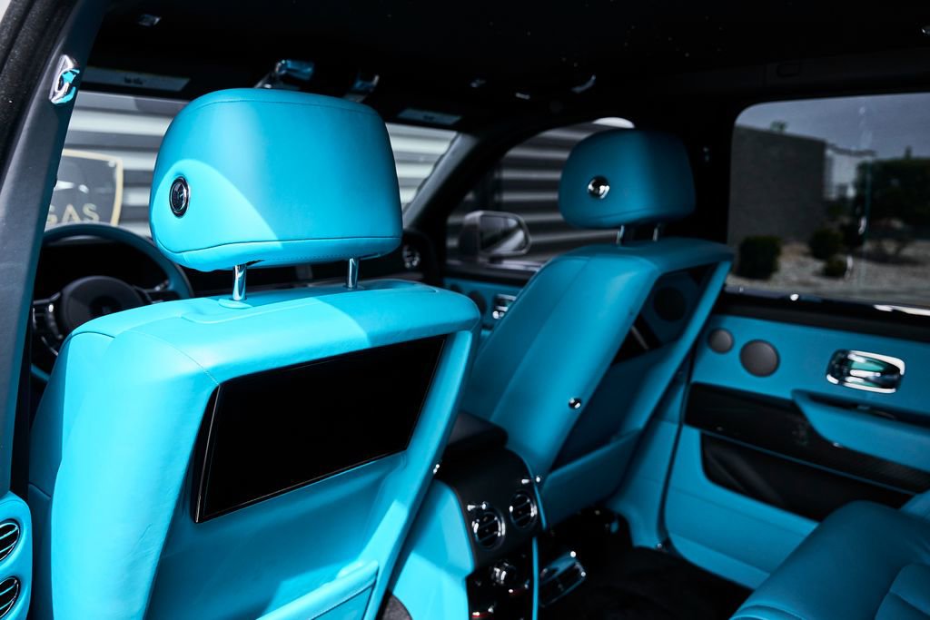 Used 2025 Rolls-Royce Cullinan Black Badge image 42