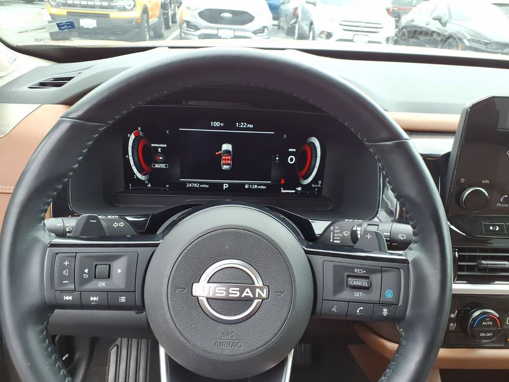Used 2023 Nissan Pathfinder Platinum w/ Cargo Package AWD/4WD image 13