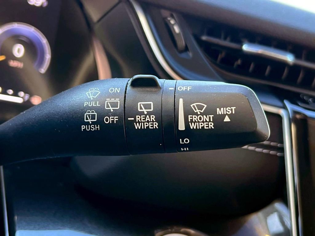 Certified 2023 Jeep Grand Cherokee Laredo w/ Luxury Tech Group I image 24