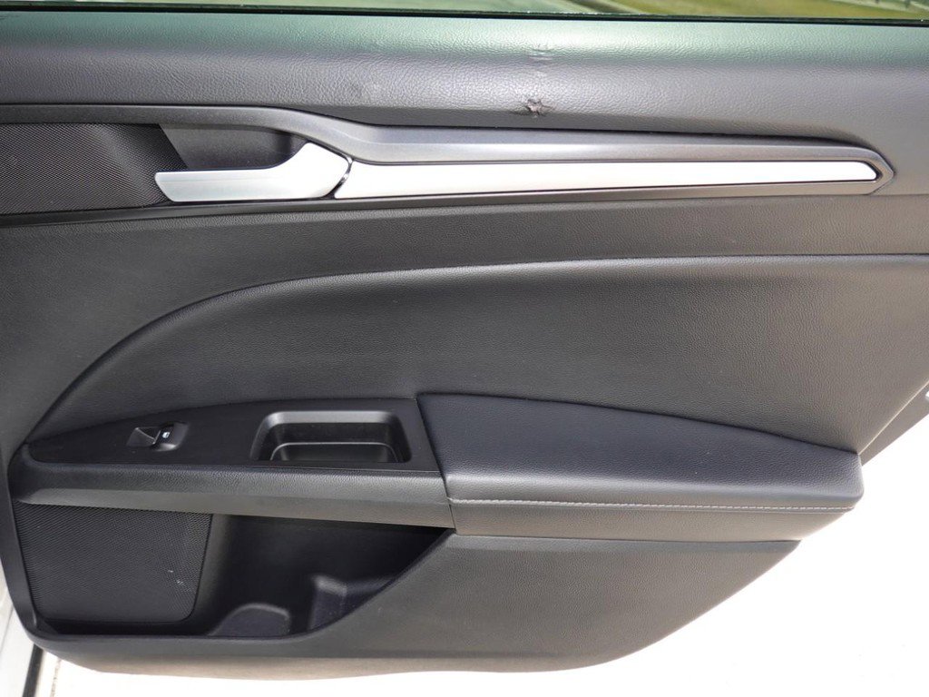 Used 2018 Ford Fusion Titanium image 27