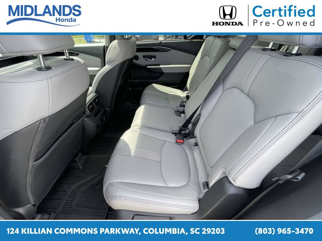 Used 2025 Honda Pilot Touring image 12