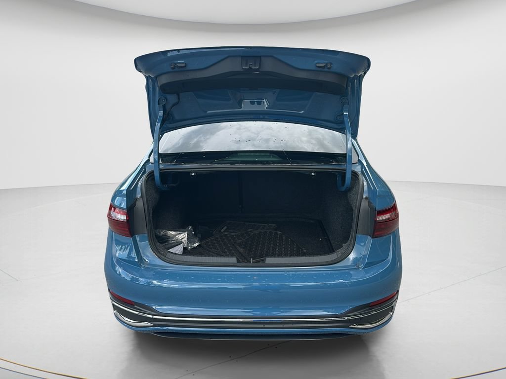 Certified 2025 Volkswagen Jetta SEL FWD image 10