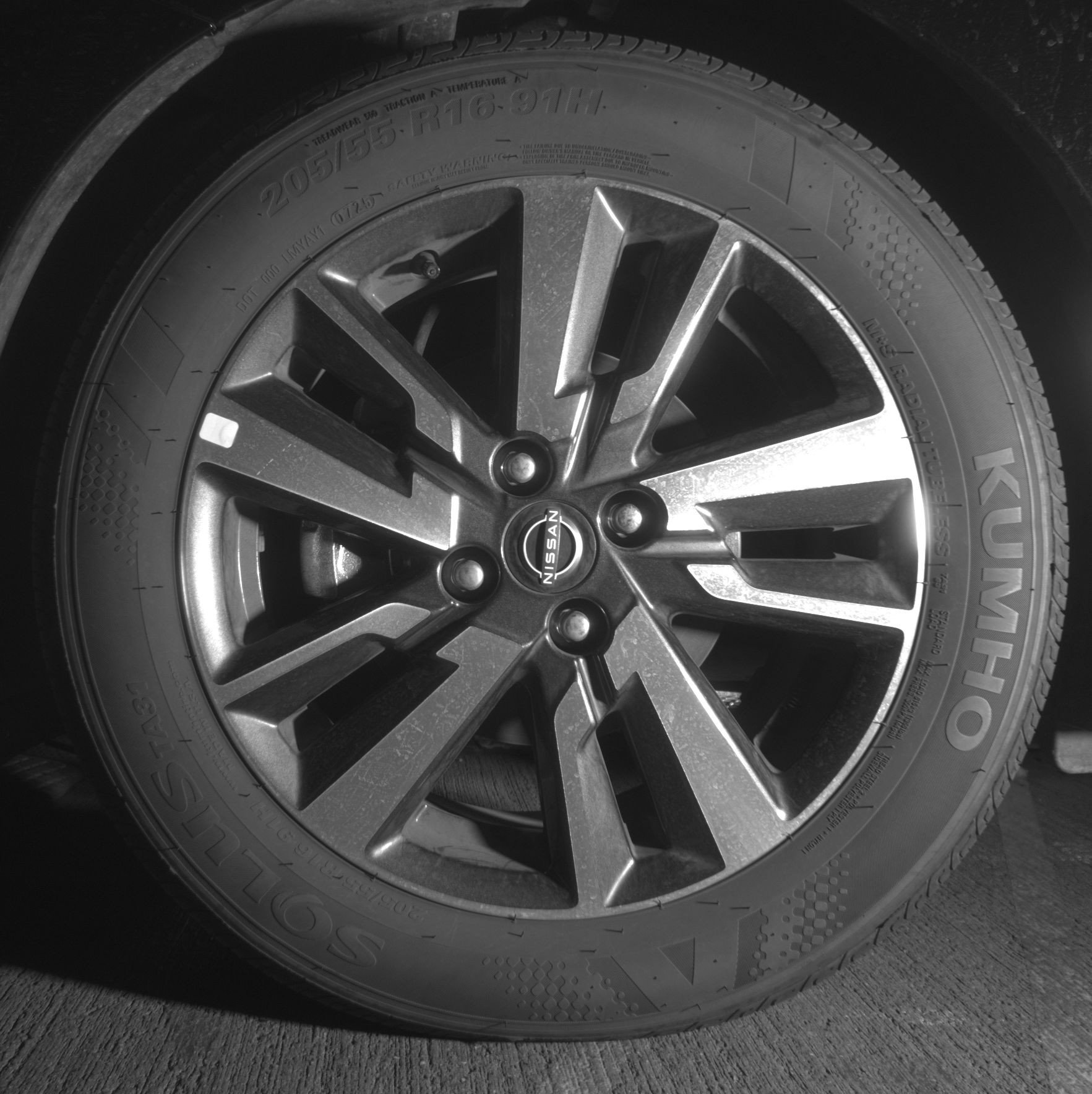 Used 2025 Nissan Versa SV FWD image 12