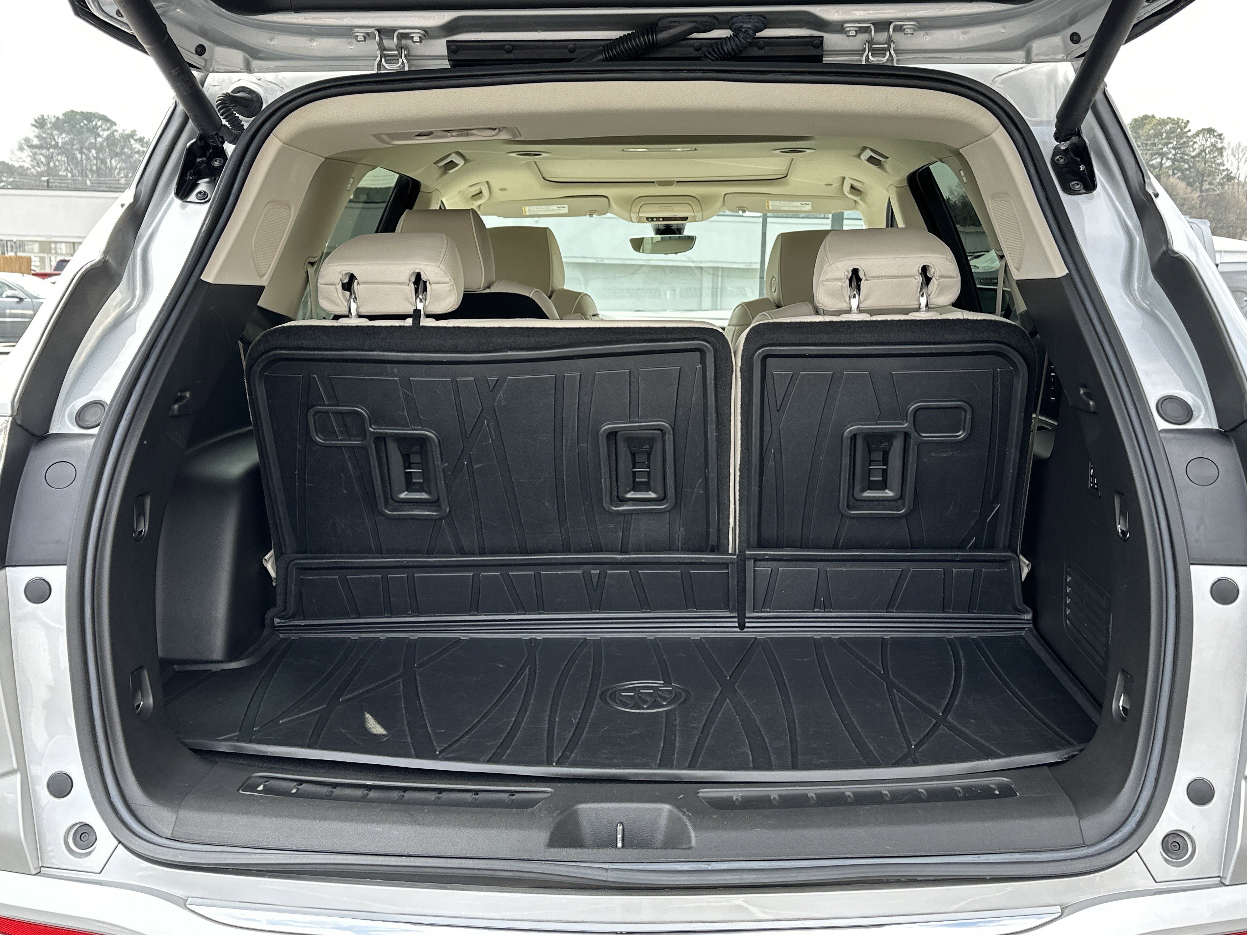 Used 2022 Buick Enclave Avenir w/ Avenir Technology Package image 14