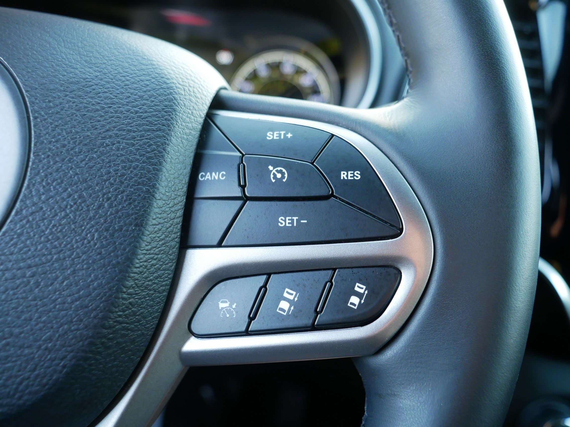 Used 2019 Jeep Cherokee High Altitude AWD/4WD image 29