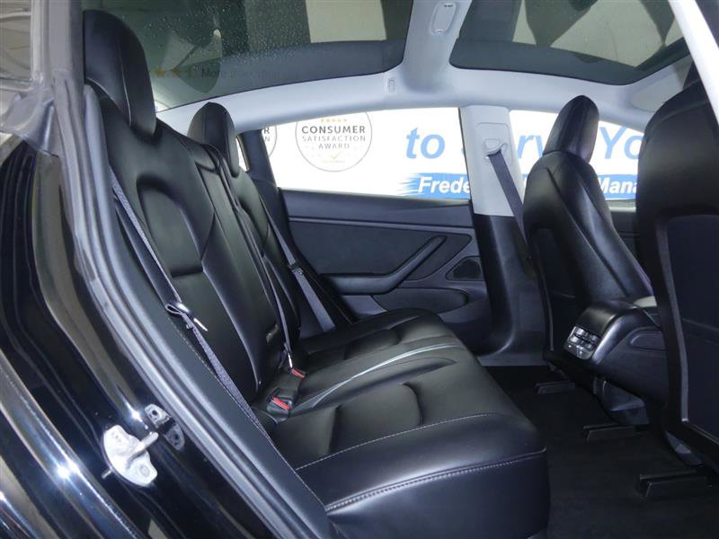 Used 2019 Tesla Model 3 Standard Range Plus image 18