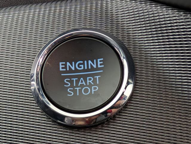 Used 2025 Ford Explorer ST-Line w/ ST-Line Street Pack image 25