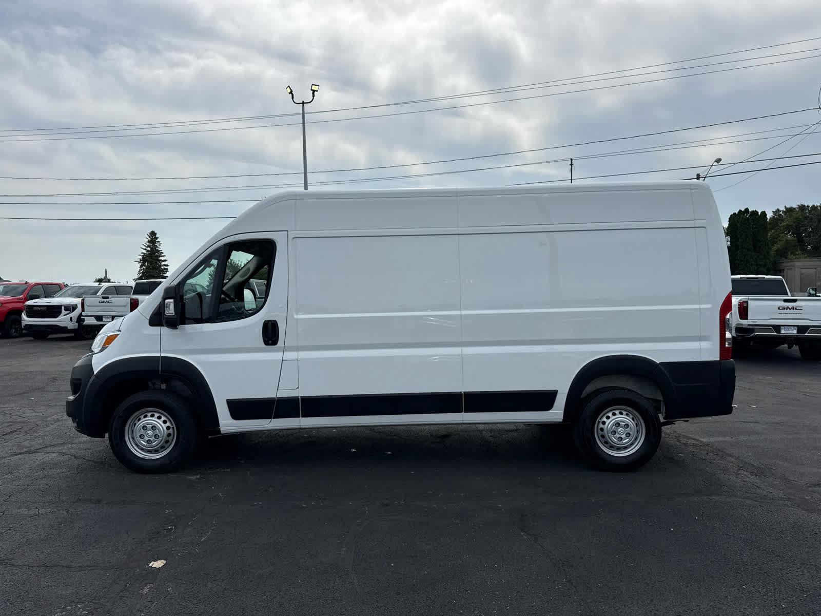 Used 2026 RAM ProMaster 2500 w/ Convenience Group FWD image 2