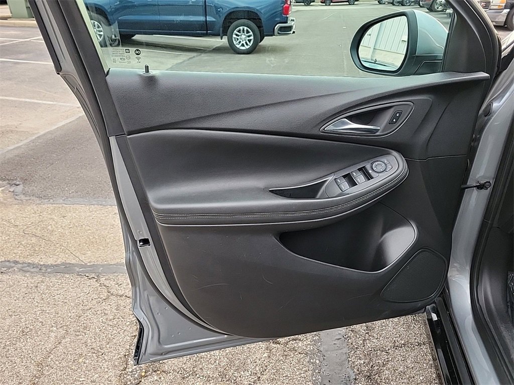 Used 2024 Buick Encore GX Sport Touring image 18