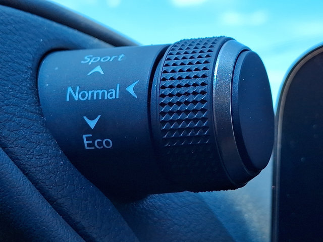 Used 2025 Lexus ES 300h w/ Luxury Package FWD image 26