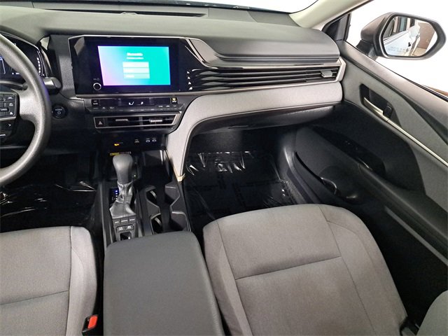 Used 2025 Toyota Camry LE w/ Convenience Package image 17