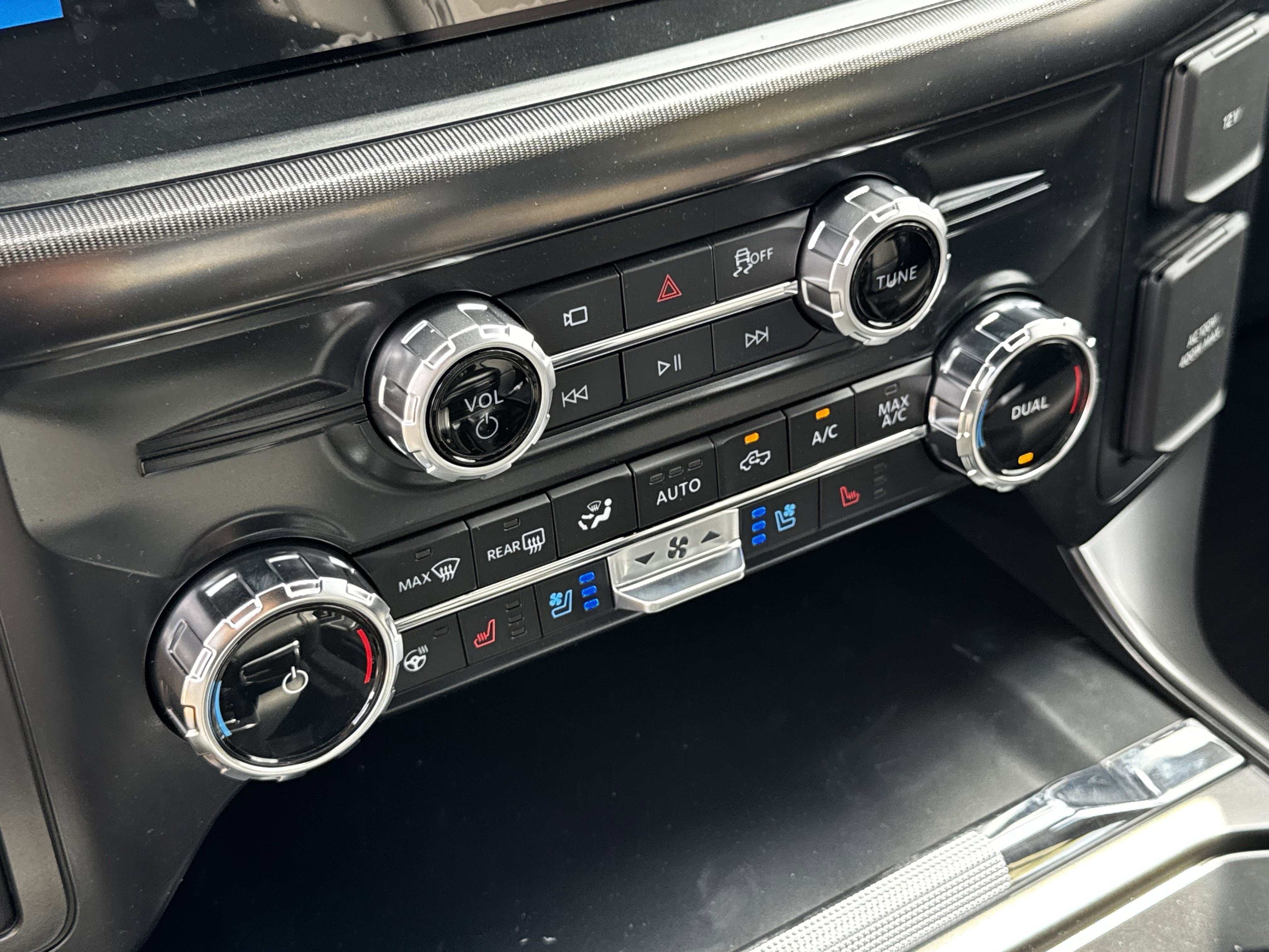 New 2026 Ford F150 Lariat w/ Equipment Group 501A Mid AWD/4WD image 19