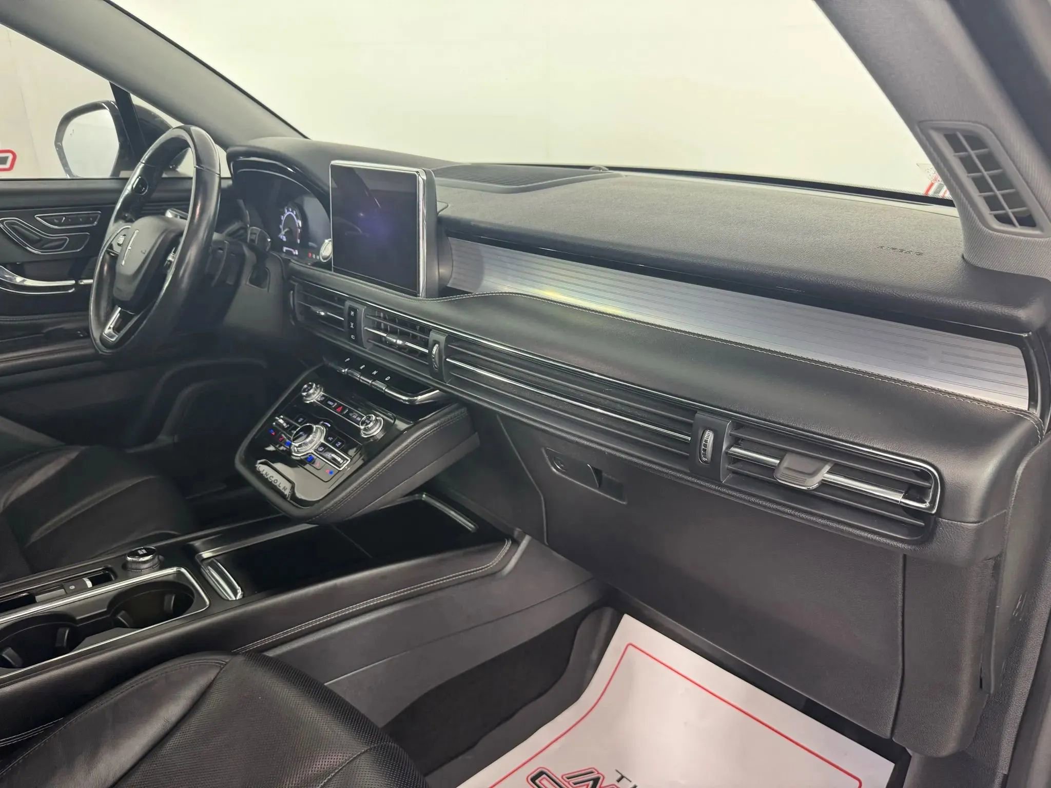 Used 2020 Lincoln Corsair AWD image 12