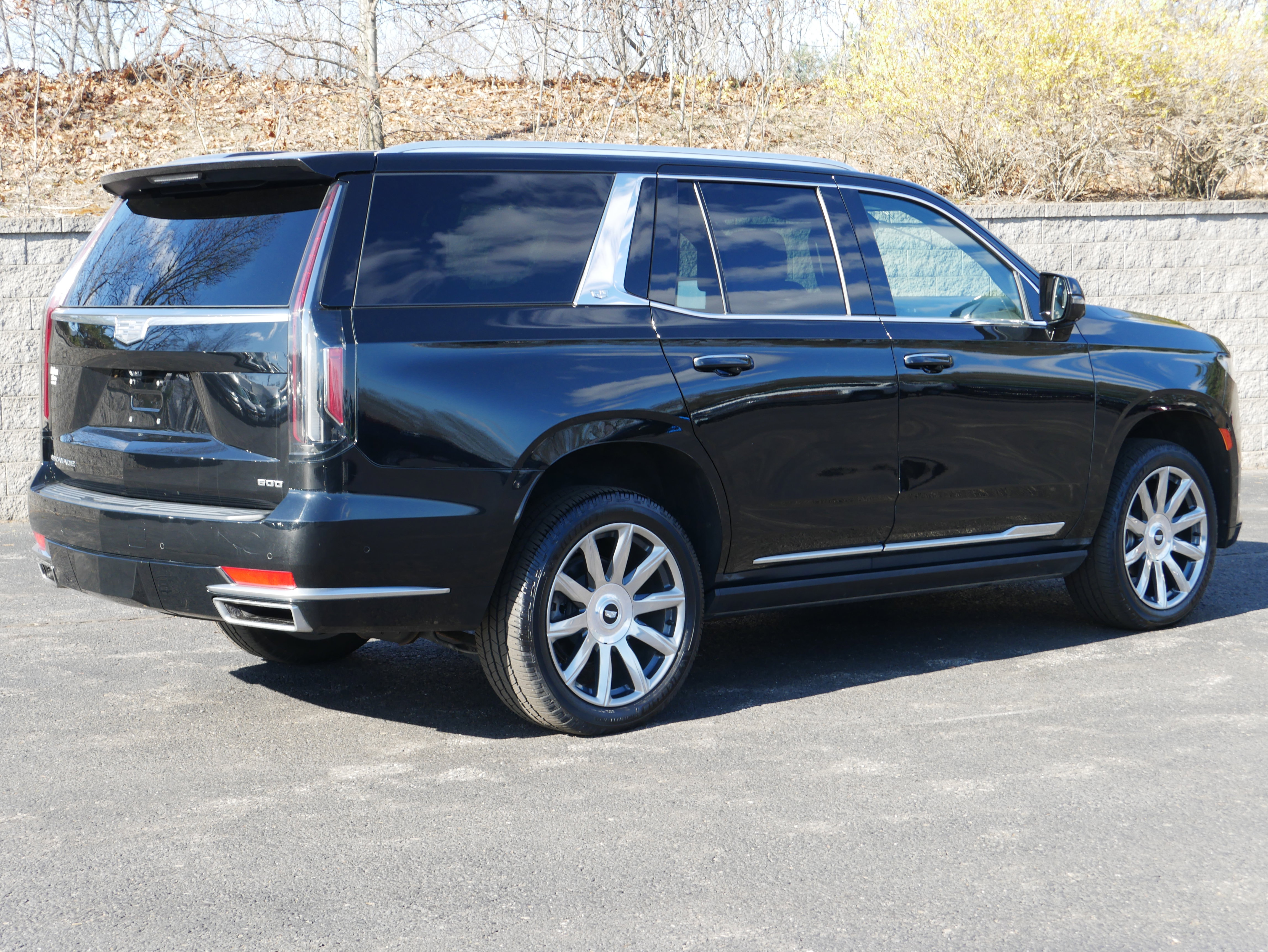 Used 2021 Cadillac Escalade Premium Luxury Platinum w/ Heavy-Duty Trailer Package image 10