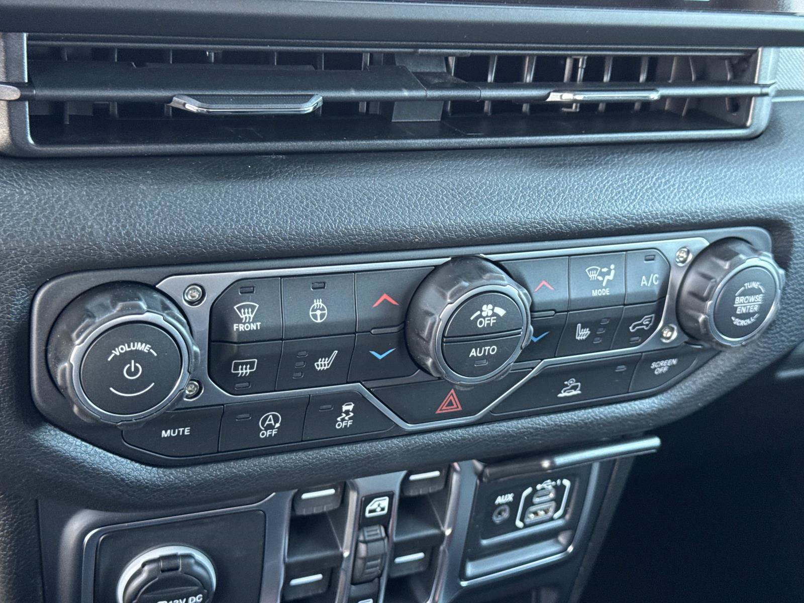 New 2026 Jeep Gladiator Sport AWD/4WD image 16