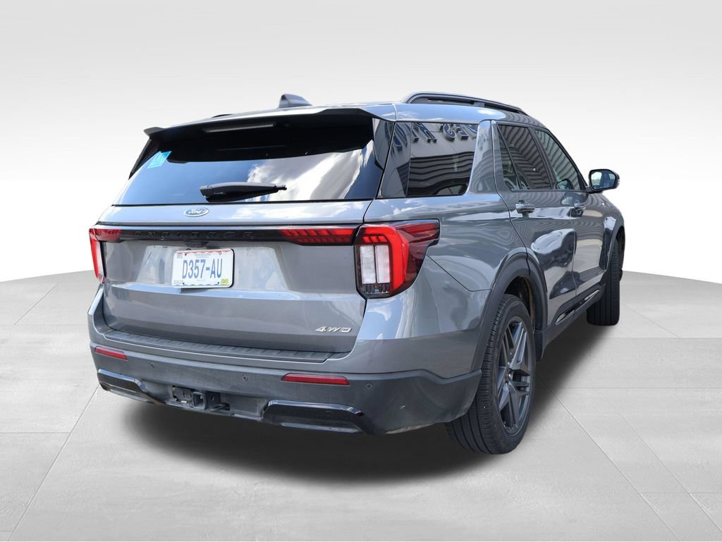 Used 2025 Ford Explorer ST-Line w/ ST-Line Street Pack AWD/4WD image 15