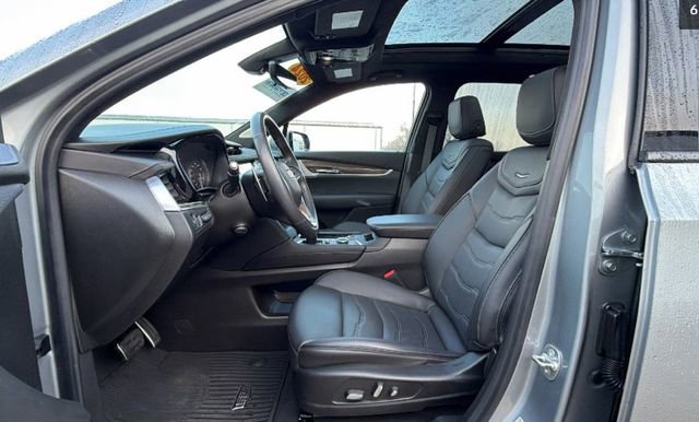 Certified 2024 Cadillac XT6 Sport w/ Platinum Package image 3