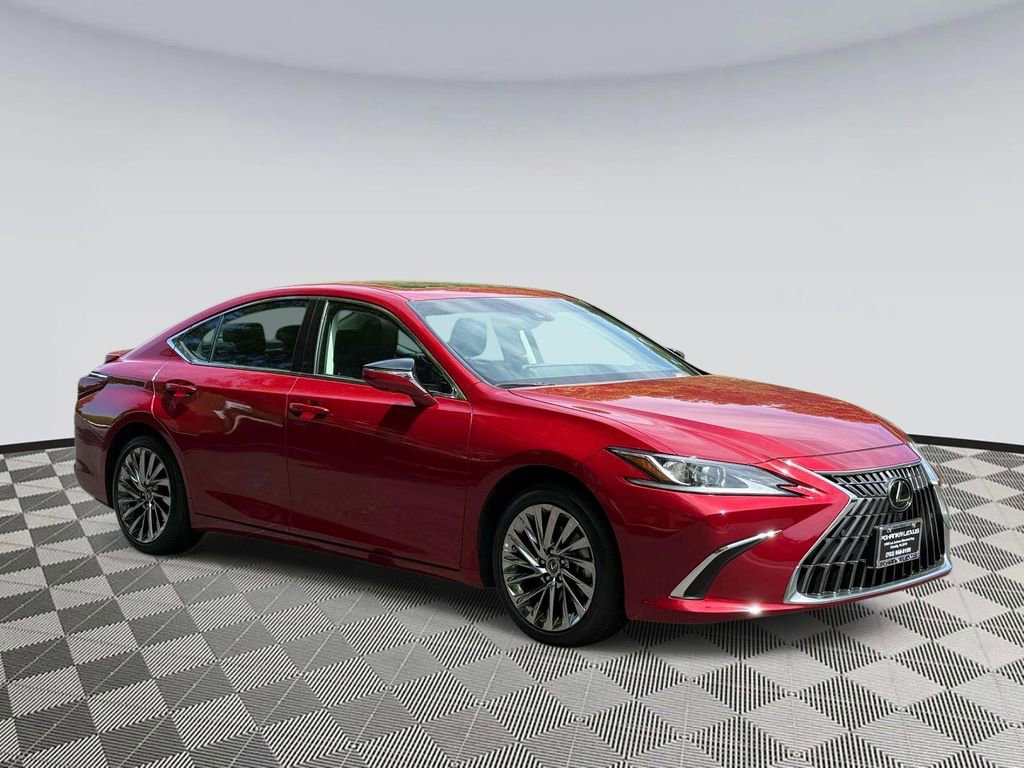 Used 2025 Lexus ES 300h w/ Technology Package