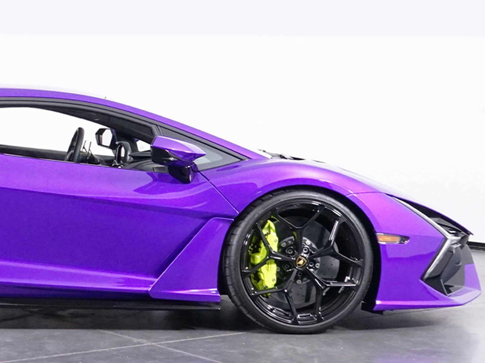 Used 2024 Lamborghini Revuelto image 16