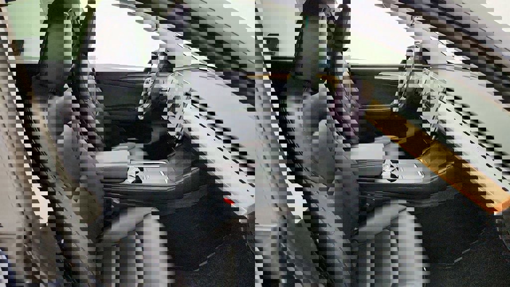 Used 2023 Tesla Model Y Long Range image 30