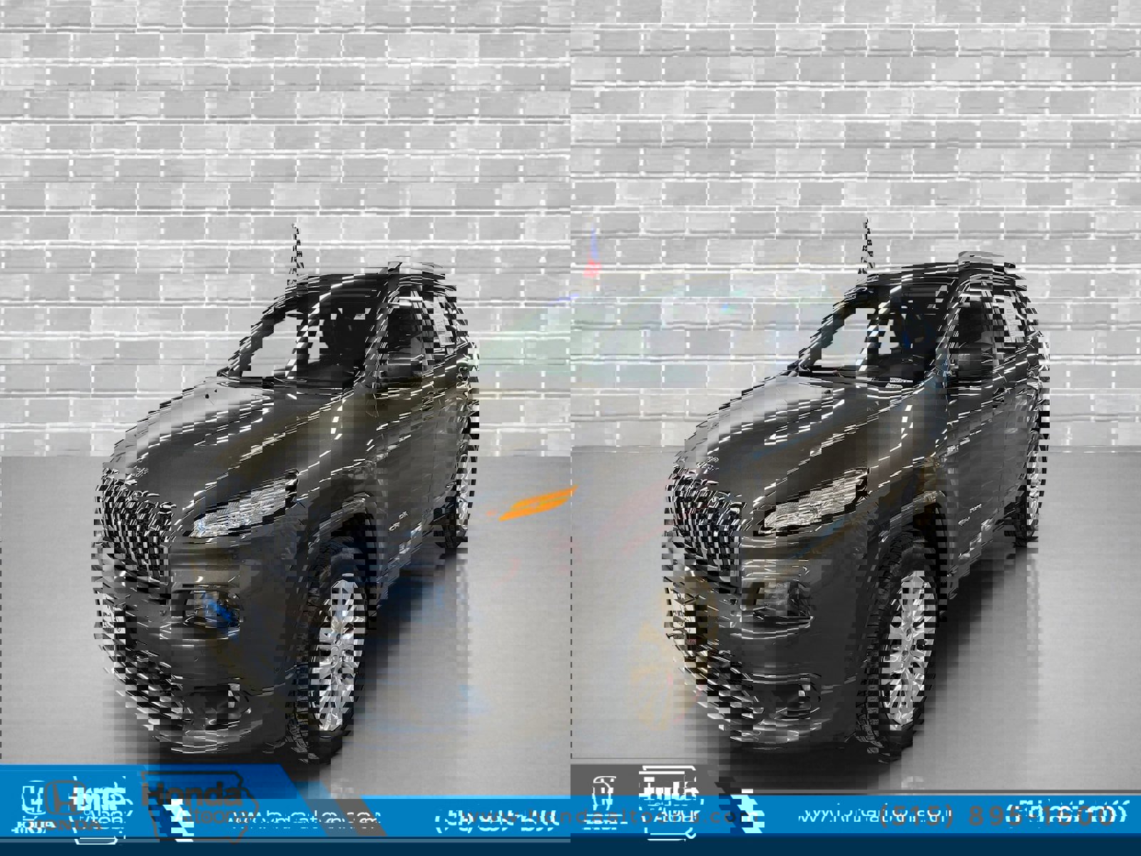 Used 2018 Jeep Cherokee Overland w/ Technology Group