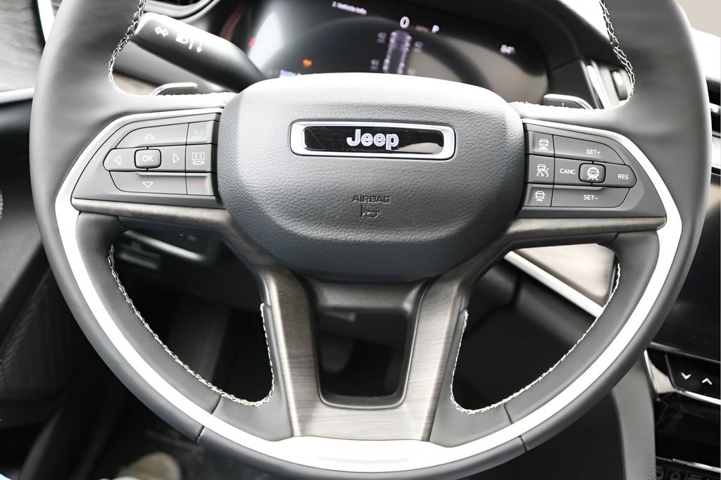 New 2026 Jeep Grand Cherokee Altitude AWD/4WD image 22