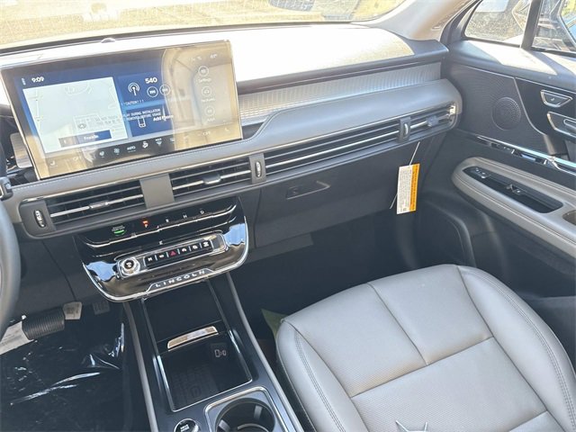 New 2026 Lincoln Corsair Premiere image 15