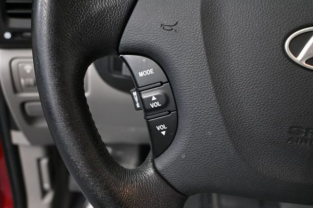 Used 2008 Hyundai Entourage GLS FWD image 23
